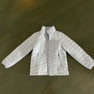 Barely used puff jacket The North Face size 7/8 light purple